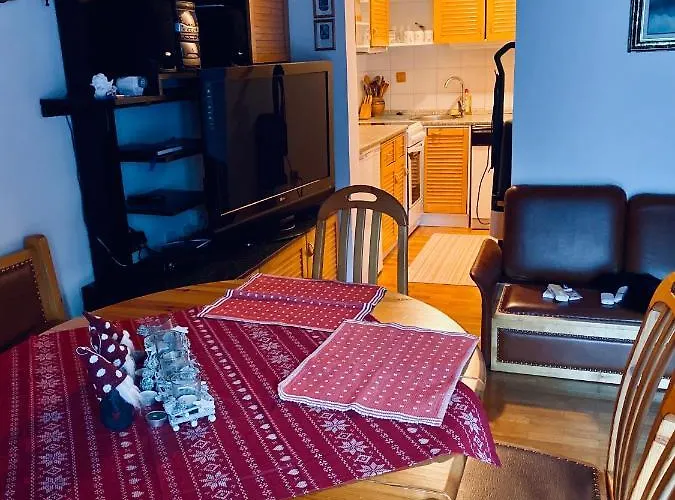 شقة Apartma Snezinka *