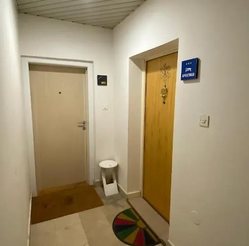 شقة Apartma Snezinka *